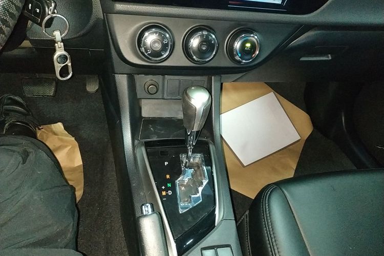 丰田 雷凌 2014款 1.6G CVT精英版中控内饰18