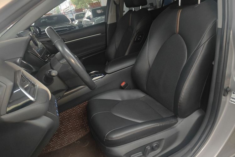 丰田 凯美瑞 2021款 2.0G 豪华版中控内饰19