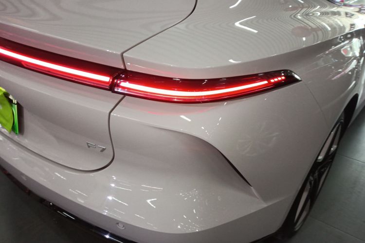 飞凡汽车 飞凡F7 2023款 改款 性能Pro版车身外观9