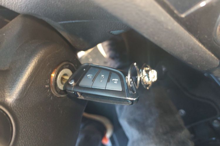 斯巴鲁 森林人 2016款 2.0i 时尚导航版中控内饰11