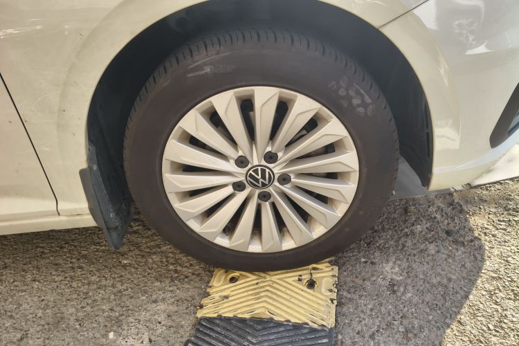 大众 朗逸 2021款 1.5L 自动视野版车身外观10