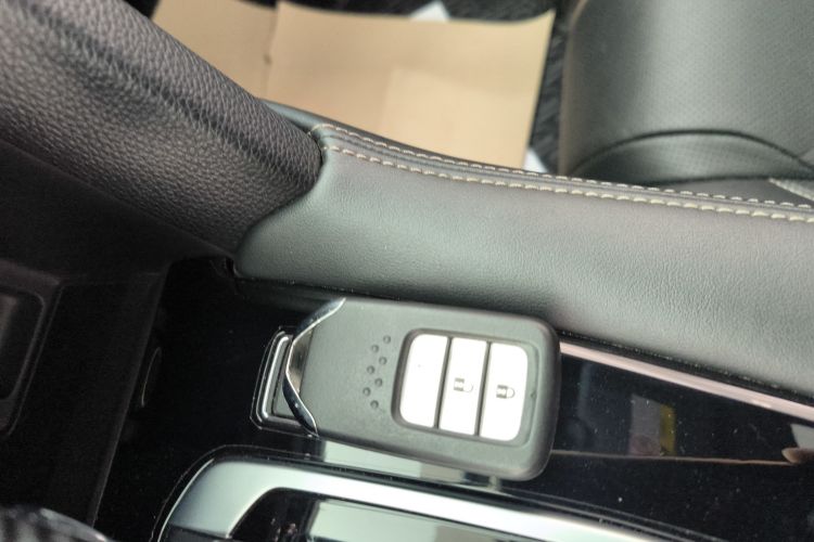 本田UR-V 2020款 240TURBO 两驱致悦版中控内饰11