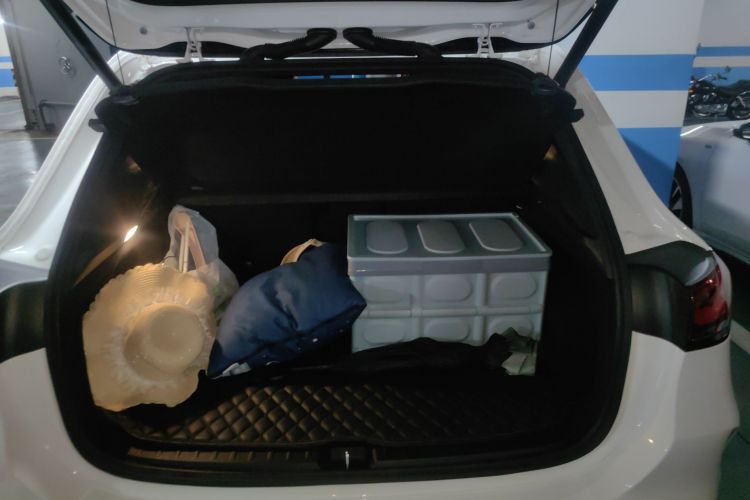 奔驰GLA 2020款 GLA 200 4MATIC中控内饰23