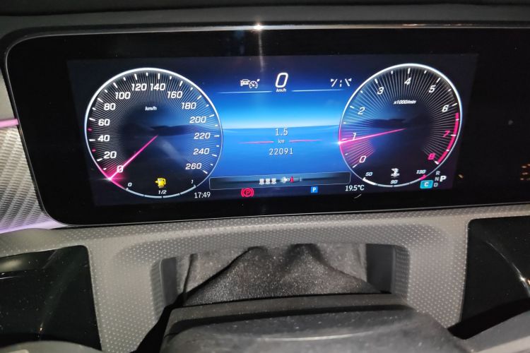 奔驰A级 2023款 A 200 L 时尚型中控内饰15