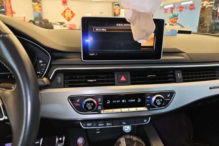 奥迪S4 2018款 S4 3.0TFSI中控内饰16