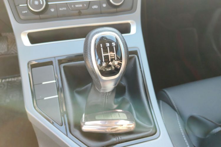 吉利汽车 帝豪 2020款 1.5L 手动豪华型中控内饰18