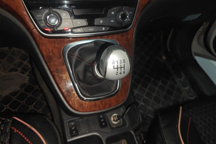 哈弗H6 2017款 红标 运动版 1.5T 手动两驱精英型中控内饰18