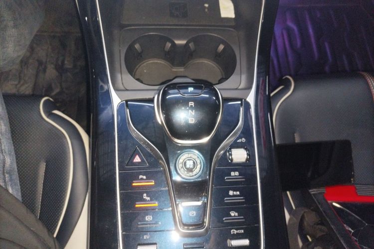 比亚迪 秦PLUS 2021款 DM-i 120KM 旗舰型局部细节18