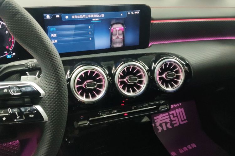 奔驰A级 2024款 改款 A 200 L 时尚型中控内饰16