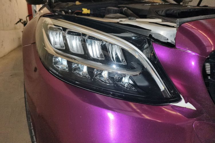 奔驰C级 2019款 改款 C 260 L 运动版车身外观8