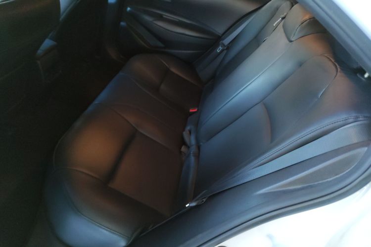 丰田 卡罗拉 2021款 1.2T S-CVT 精英版中控内饰21