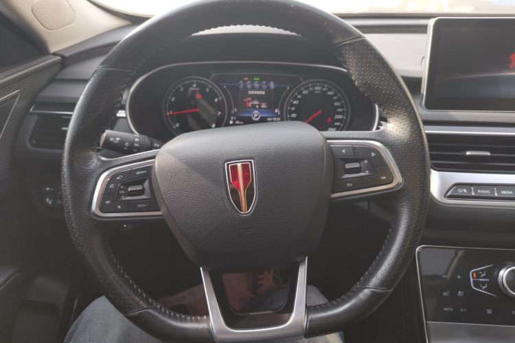 红旗H5 2022款 经典款 1.8T 自动智联旗领版中控内饰13