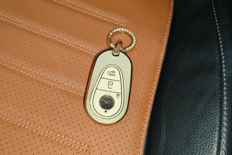 奔驰C级 2023款 C 260 L 运动版中控内饰7001