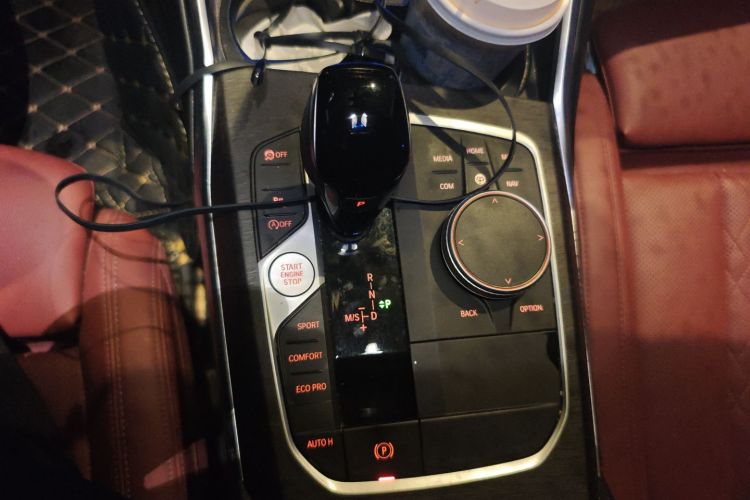 宝马3系 2022款 325i M运动套装中控内饰18