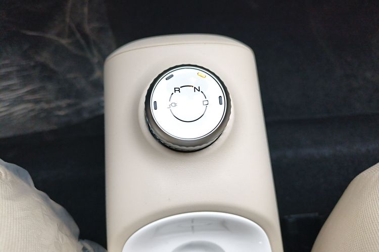 五菱汽车 宏光MINIEV 2024款 第三代 215km 青春版中控内饰18