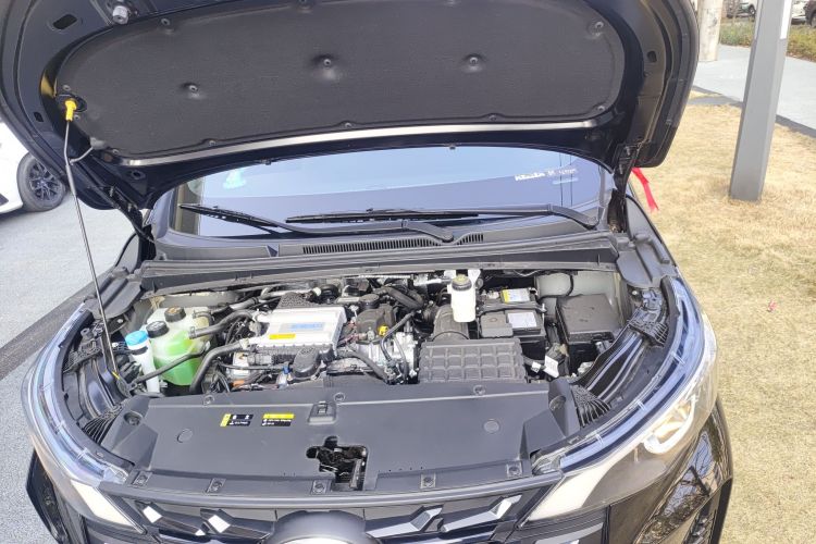 广汽传祺 传祺M6 2023款 PRO 270T DCT精英版机舱底盘24