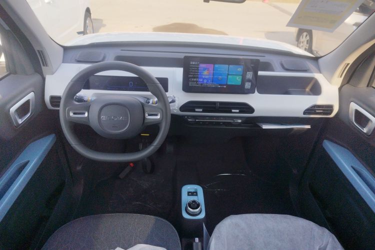 吉利银河 2024款 熊猫mini 200km 耐力熊中控内饰12
