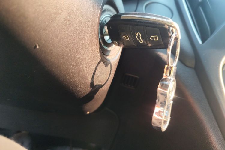 奇瑞 艾瑞泽5 2017款 1.5L CVT领潮版中控内饰11