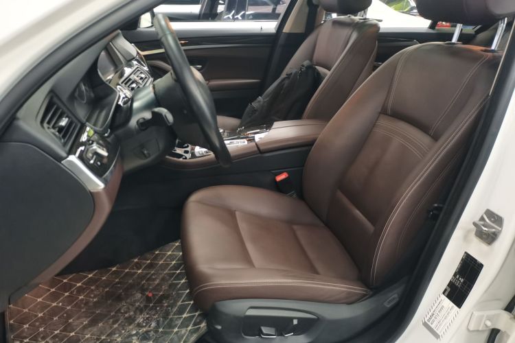 宝马5系 2014款 525Li 豪华设计套装中控内饰19