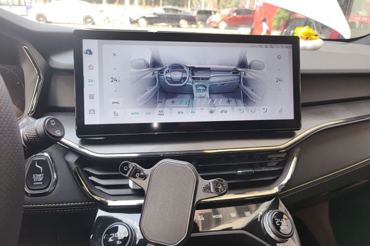 领克06 2023款 Remix 1.5T 劲Halo中控内饰16