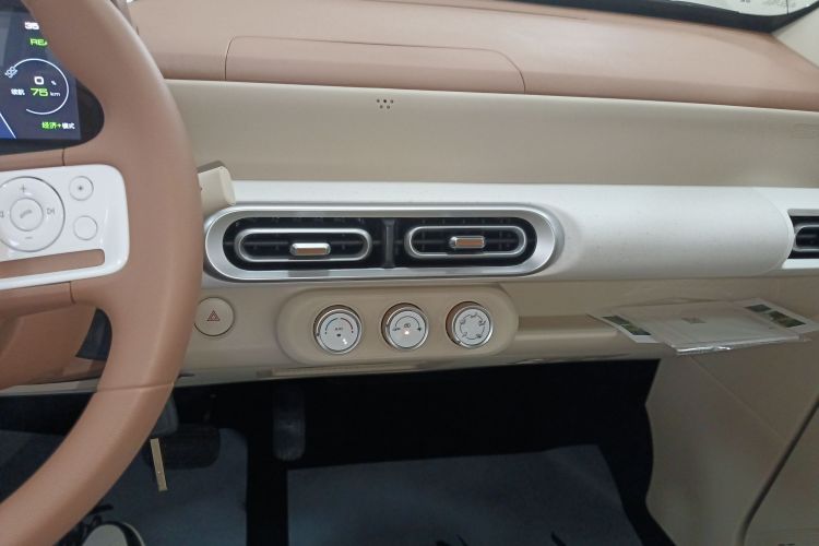 五菱汽车 宏光MINIEV 2024款 第三代 215km 青春版中控内饰16