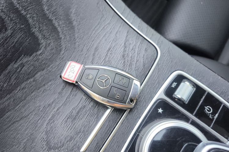 奔驰C级 2018款 C 200 L 运动版中控内饰11