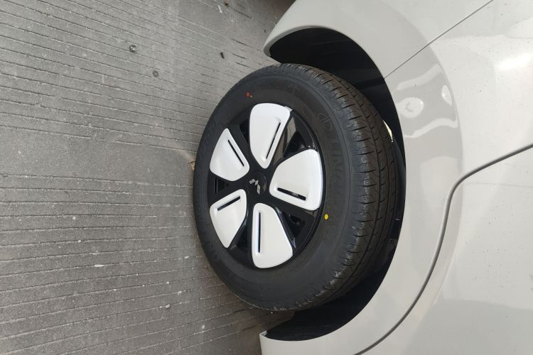 五菱汽车 宏光MINIEV 2025款 四门版 进阶款车身外观6008