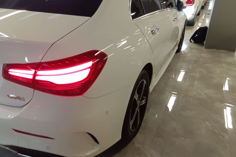 奔驰A级 2024款 改款 A 200 L 时尚型车身外观6006