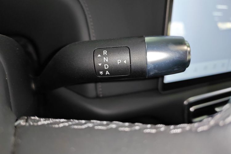 理想汽车 理想L9 2022款 Max局部细节18