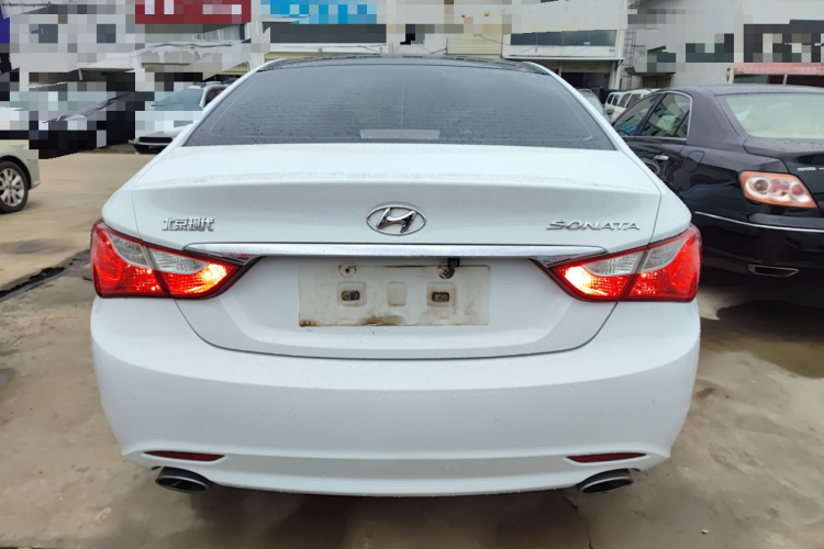 现代 索纳塔 2014款 2.0L 自动豪华版车身外观6