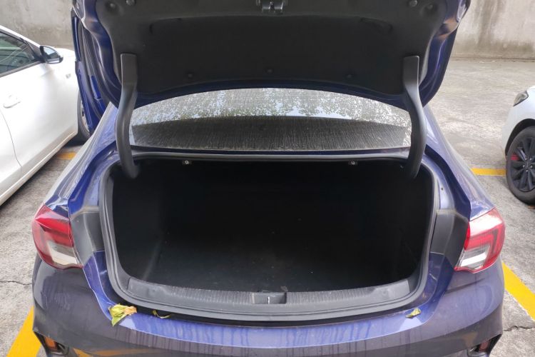 别克 君威 2020款 GS 28T 尊贵型机舱底盘23