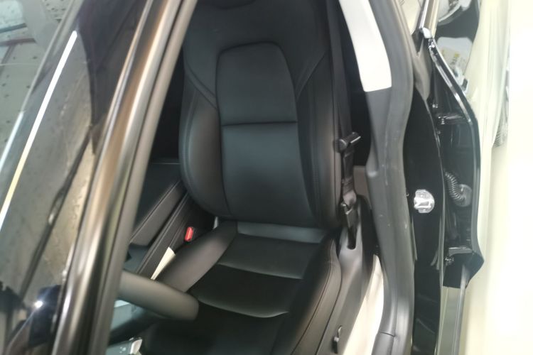 特斯拉 Model Y 2023款 长续航全轮驱动版中控内饰19