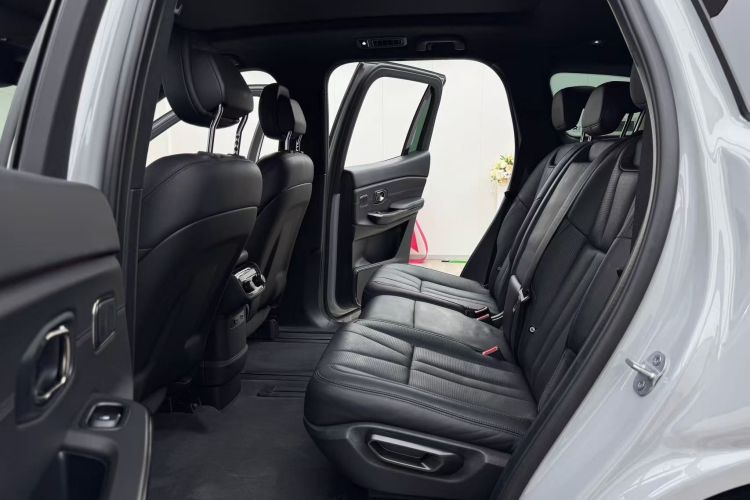 蔚来ES8 2020款 450KM 签名版 七座版中控内饰7004