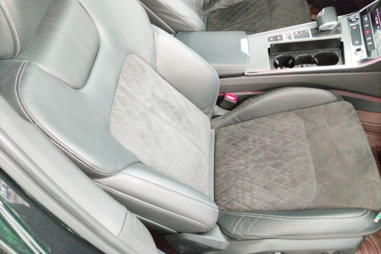 奥迪A6L 2022款 45 TFSI 臻选动感型局部细节41
