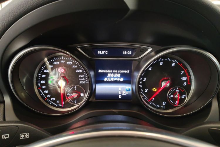 奔驰GLA 2019款 GLA 200 时尚型中控内饰14