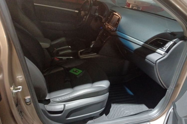 现代 领动 2016款 1.6L 自动智炫·豪华型局部细节41