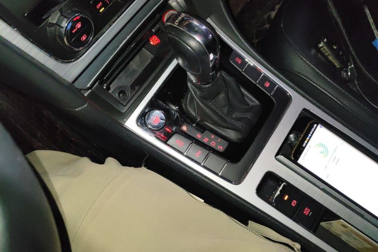 大众 帕萨特 2014款 1.8TSI DSG御尊版局部细节18