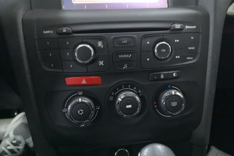 雪铁龙C4L 2015款 1.2T 自动豪华版局部细节16