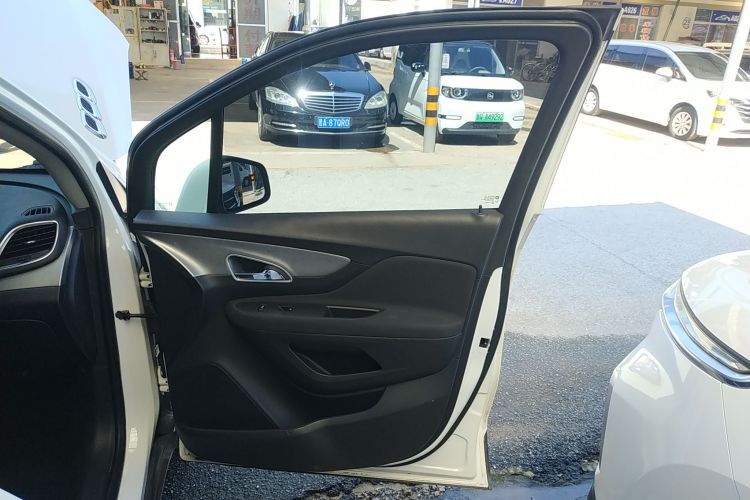 别克 昂科拉 2015款 1.4T 自动两驱都市精英型中控内饰7005