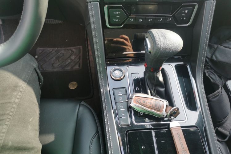 众泰 大迈X7 2017款 1.8T DCT尊贵型中控内饰18