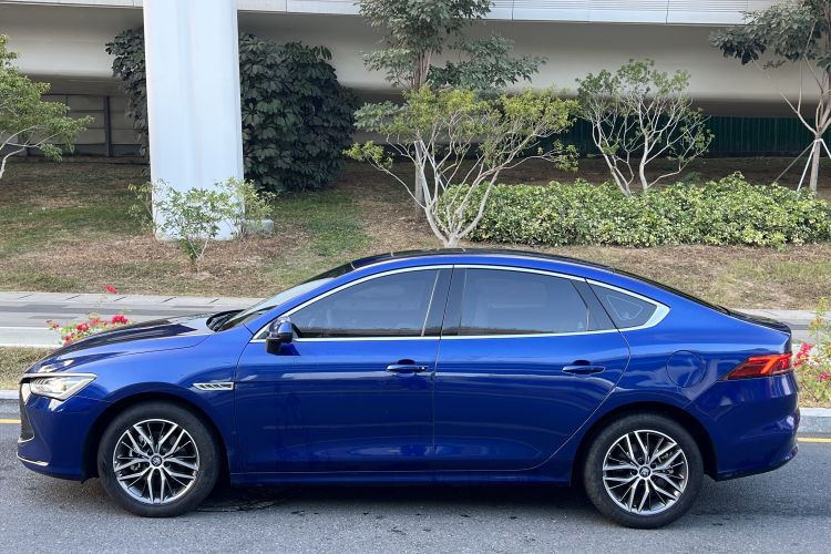 比亚迪 秦PLUS 2021款 DM-i 55KM 旗舰型车身外观6003