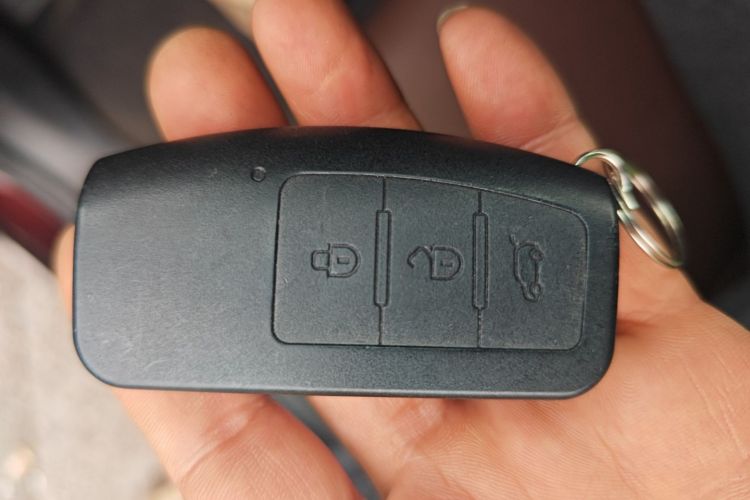 江铃 驭胜S350 2016款 2.0T 自动两驱汽油超豪华版5座中控内饰11