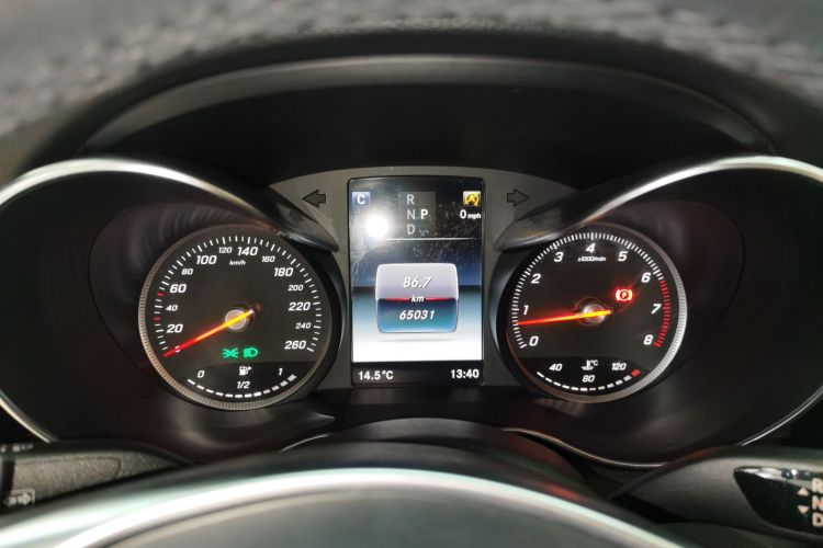 奔驰C级 2017款 改款 C 200 运动版局部细节14