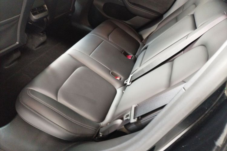 特斯拉 Model Y 2022款 后轮驱动版中控内饰7004