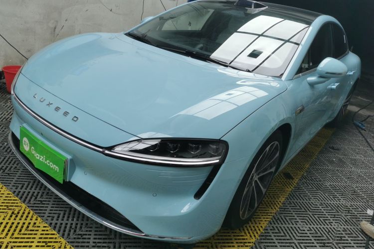 鸿蒙智行 智界S7 2025款 785km Ultra车身外观1