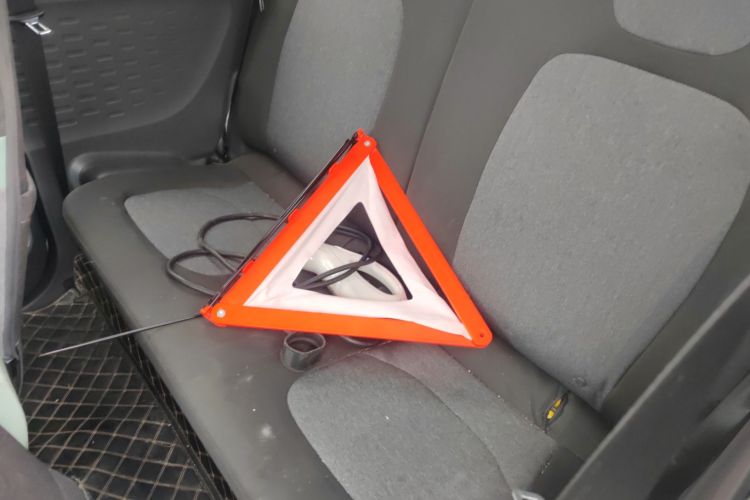 五菱汽车 宏光MINIEV 2021款 马卡龙臻享款 磷酸铁锂中控内饰7004