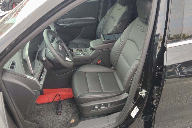 凯迪拉克XT4 2024款 28T 两驱尊贵型中控内饰19