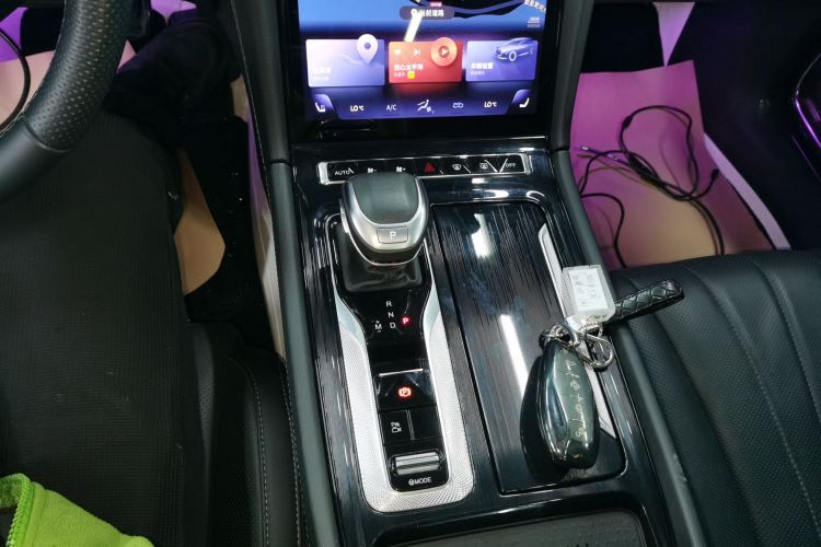 红旗H5 2023款 2.0T 自动智联旗畅版中控内饰18