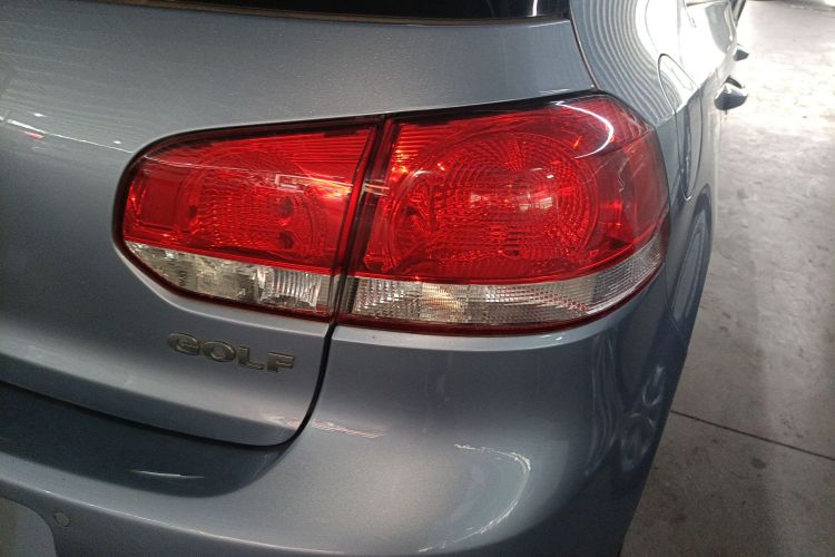 大众 高尔夫 2012款 1.6 手动舒适型车身外观9