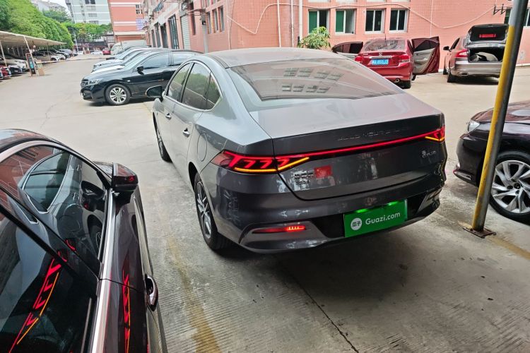 比亚迪 秦PLUS 2023款 冠军版 DM-i 55KM超越型车身外观4